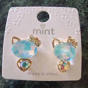 Mint Aqua and Gold Tone Jeweled Cat Earrings